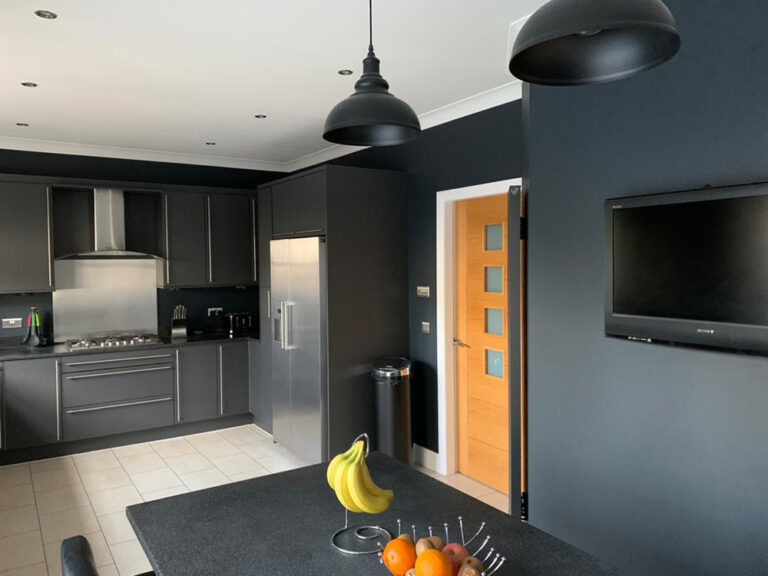 Fully Fitted Kitchen